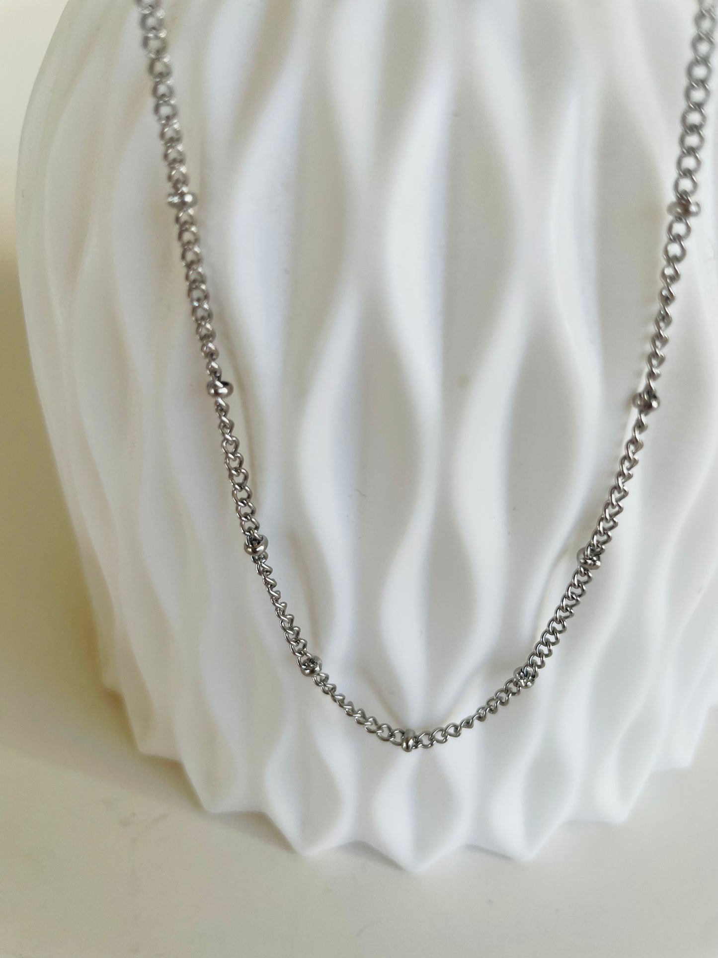 Collier chaîne perlée