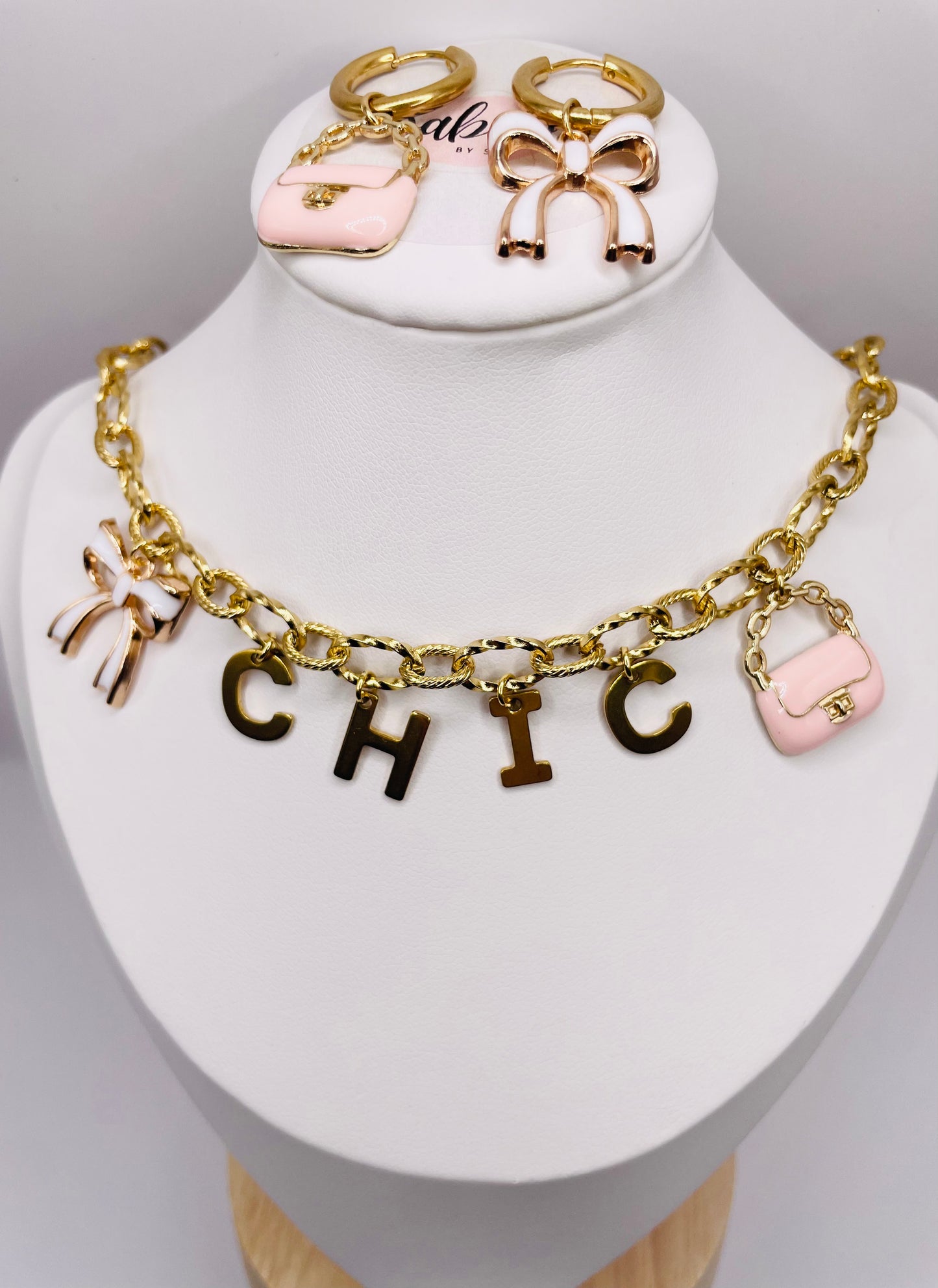 Collier Chic