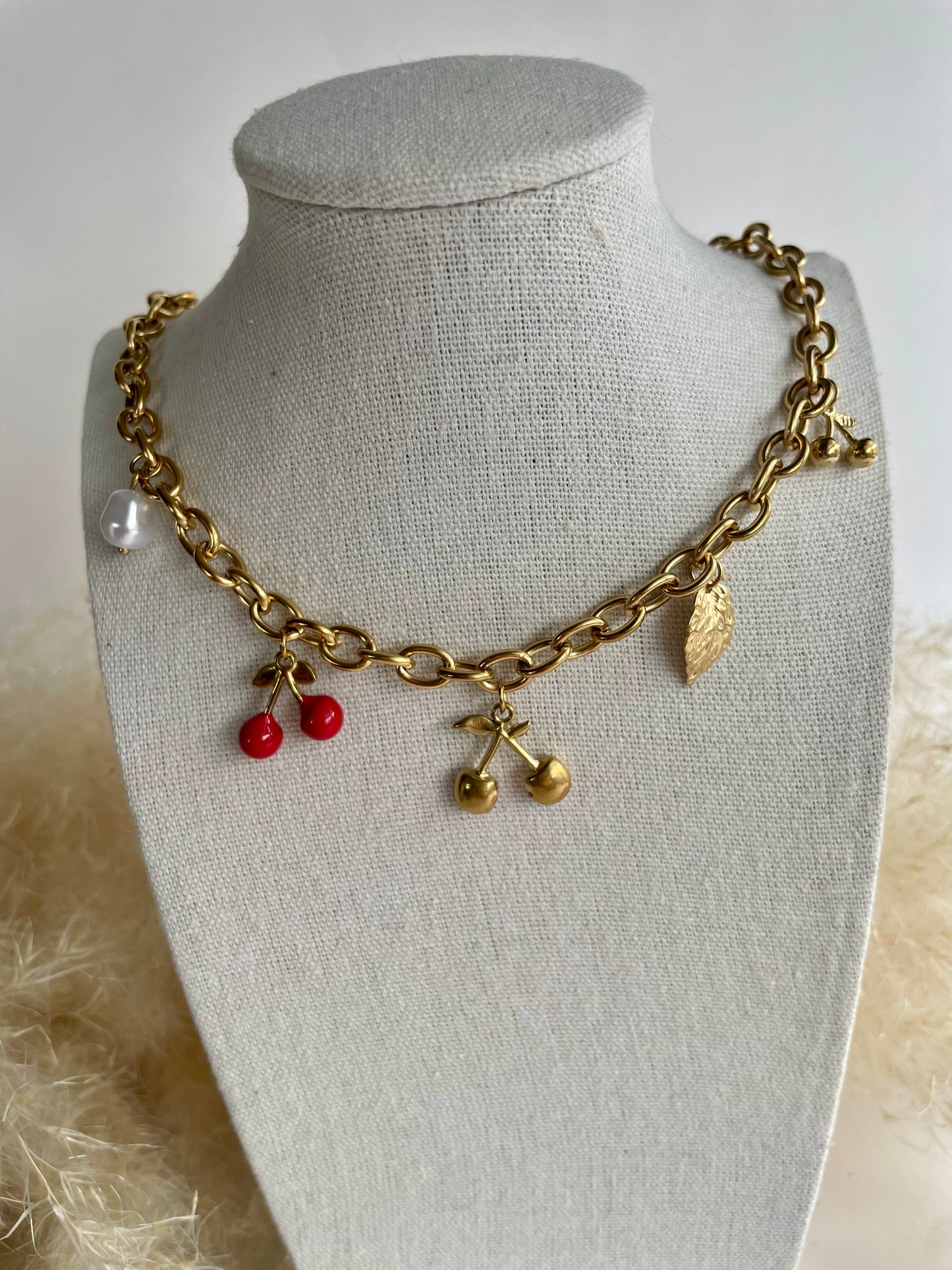 Collier Breloque Cerise doré