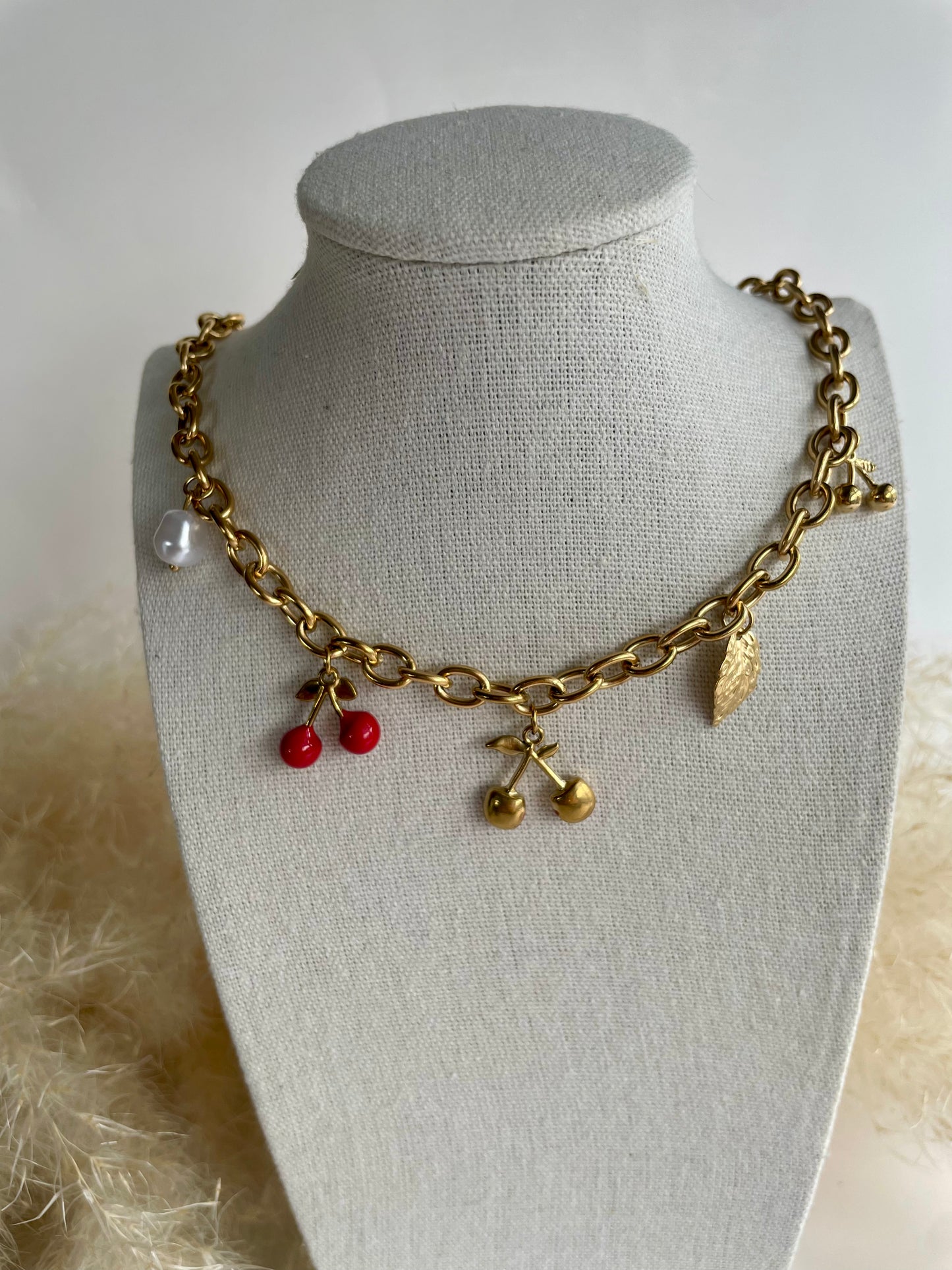 Collier Breloque Cerise doré