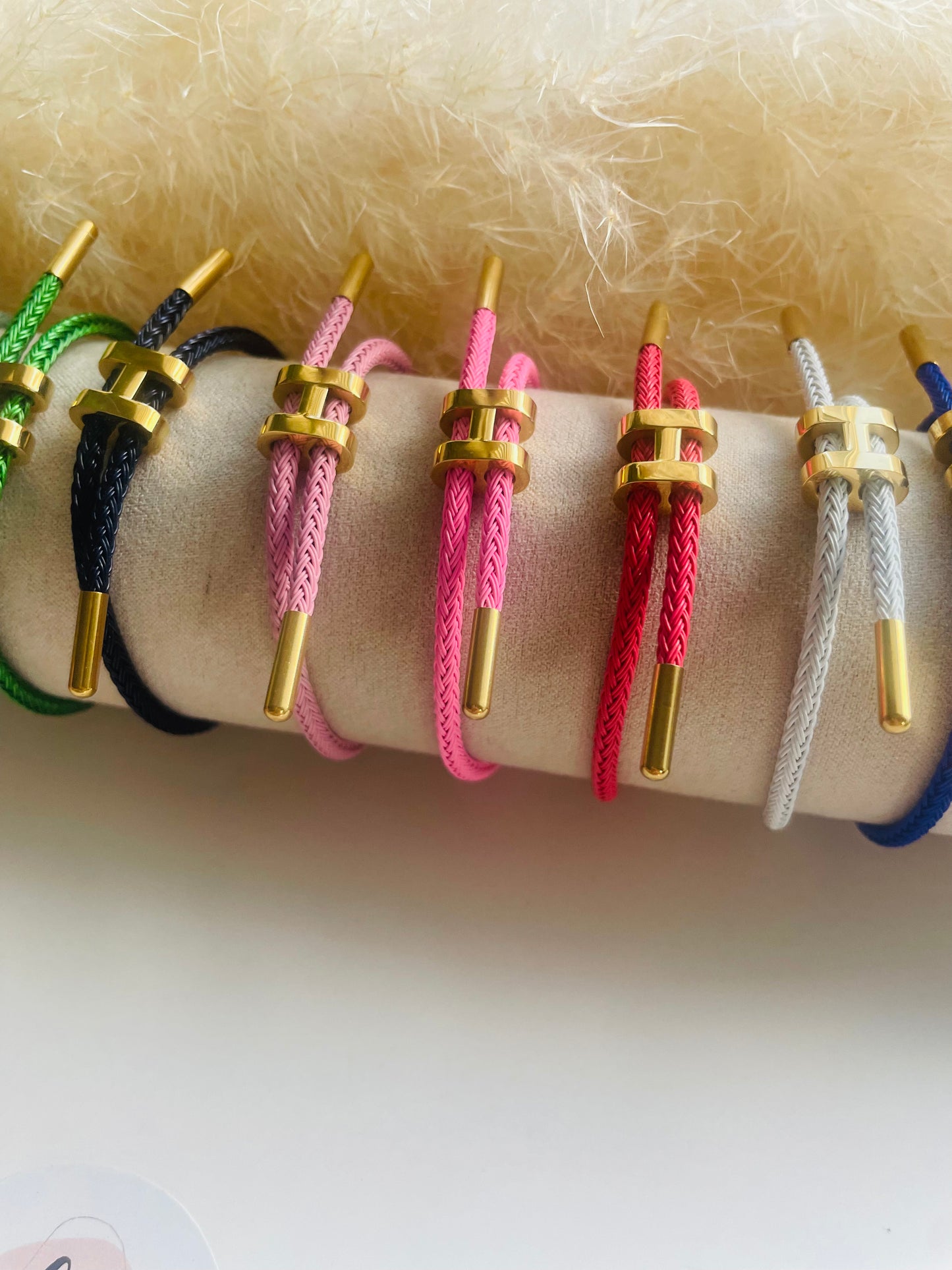 Bracelet Cordon H Doré Réglable