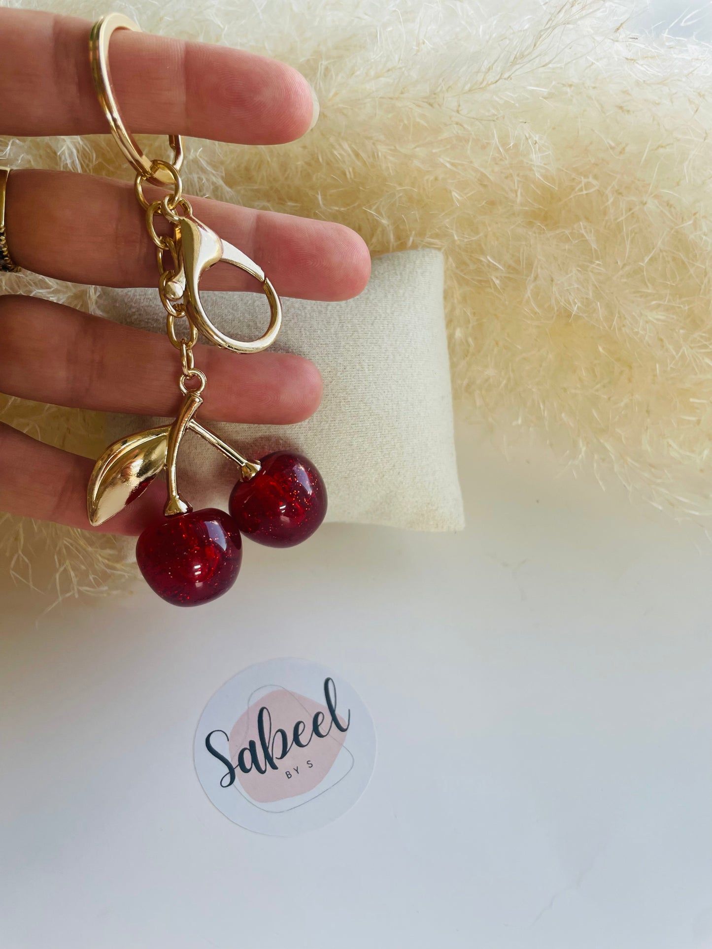 Breloque de Sac Cerise Dorée