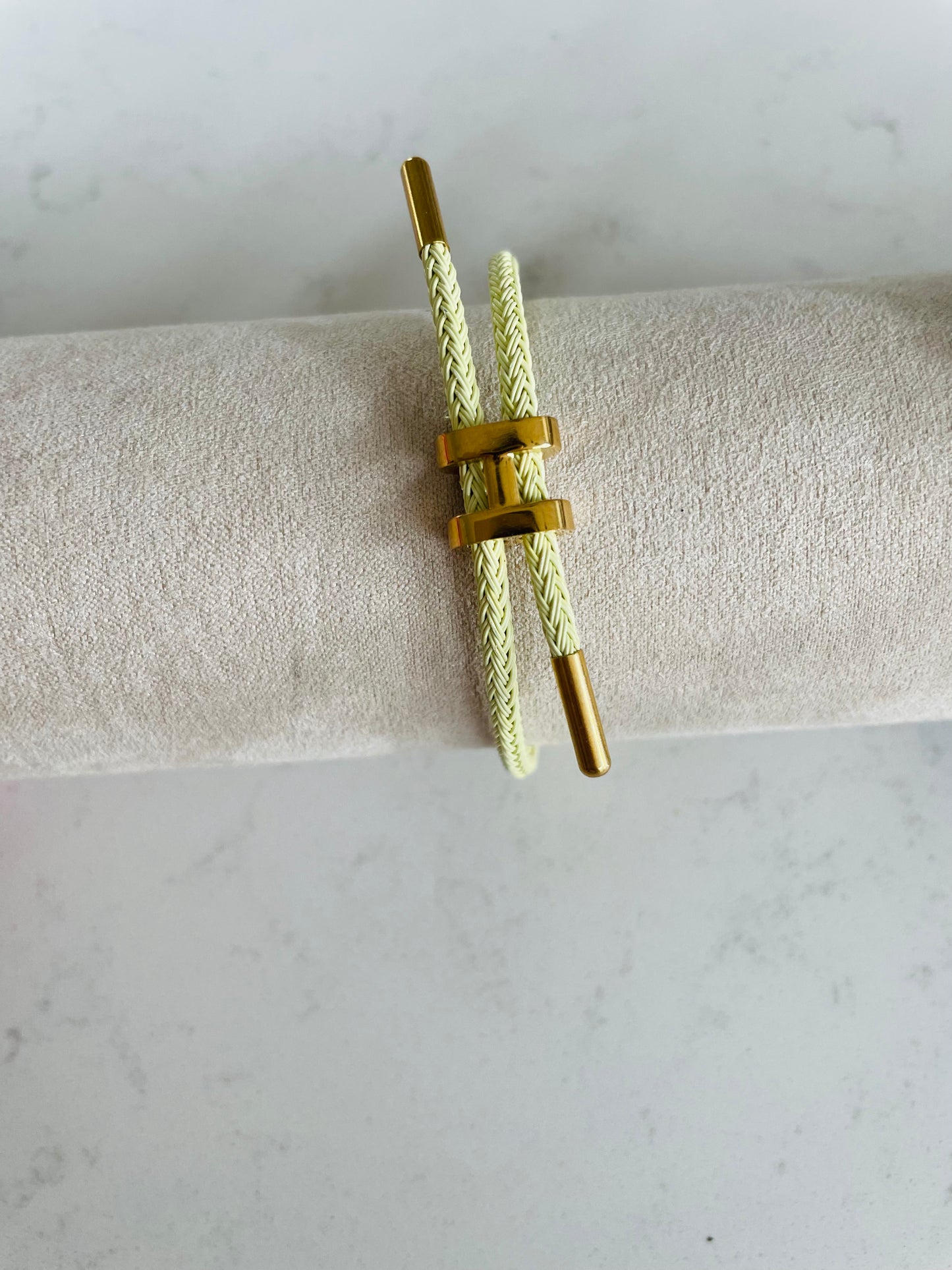 Bracelet Cordon H Doré Réglable