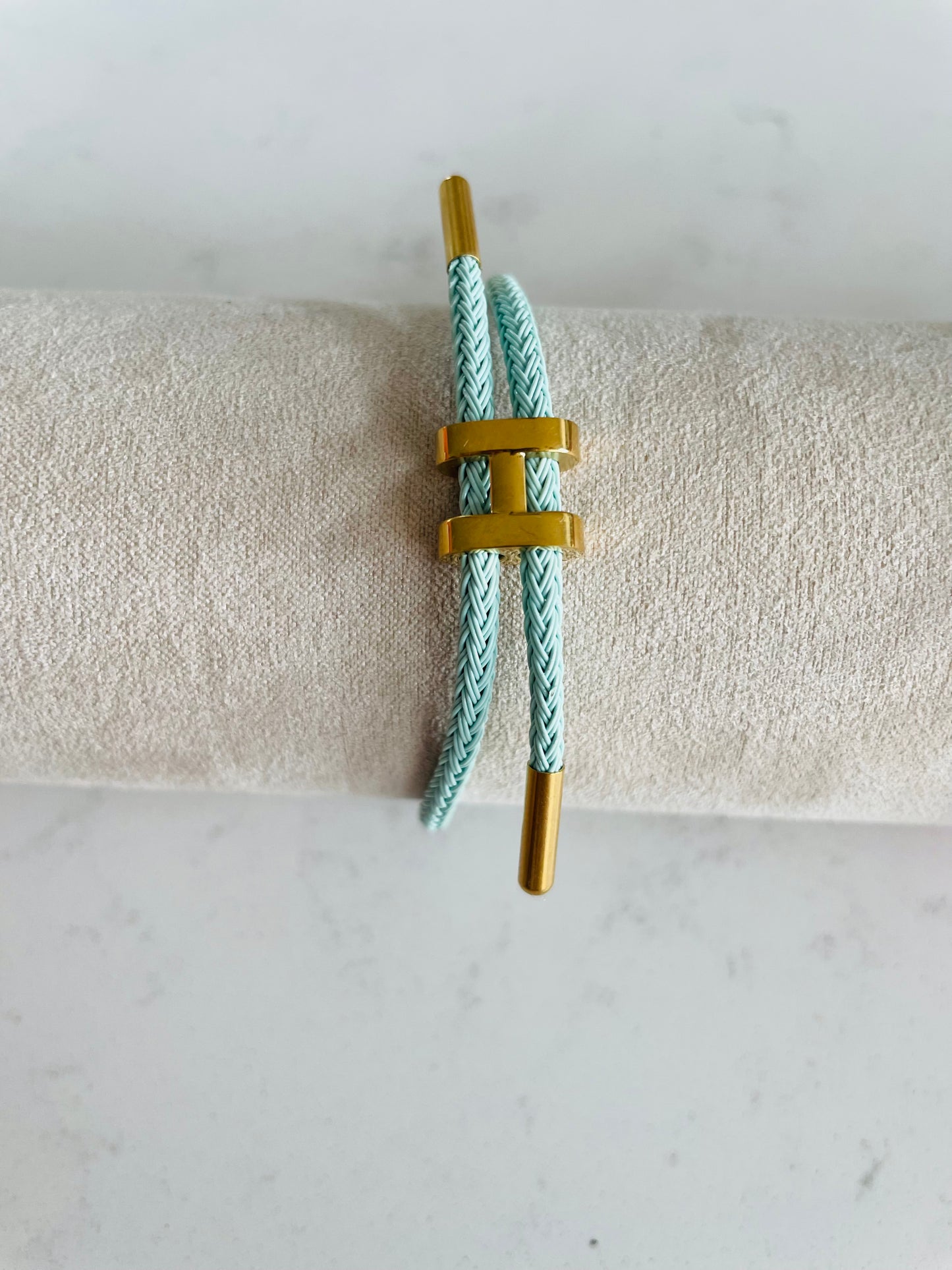Bracelet Cordon H Doré Réglable