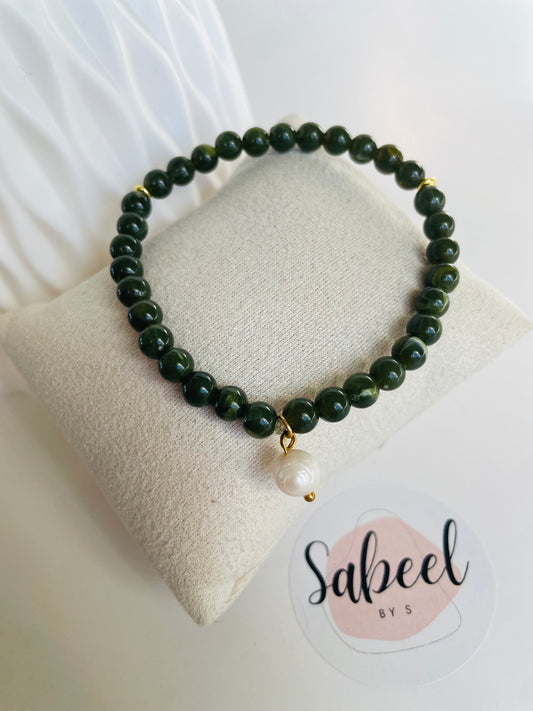 Bracelet Tasbih vert olive avec breloque perle blanche