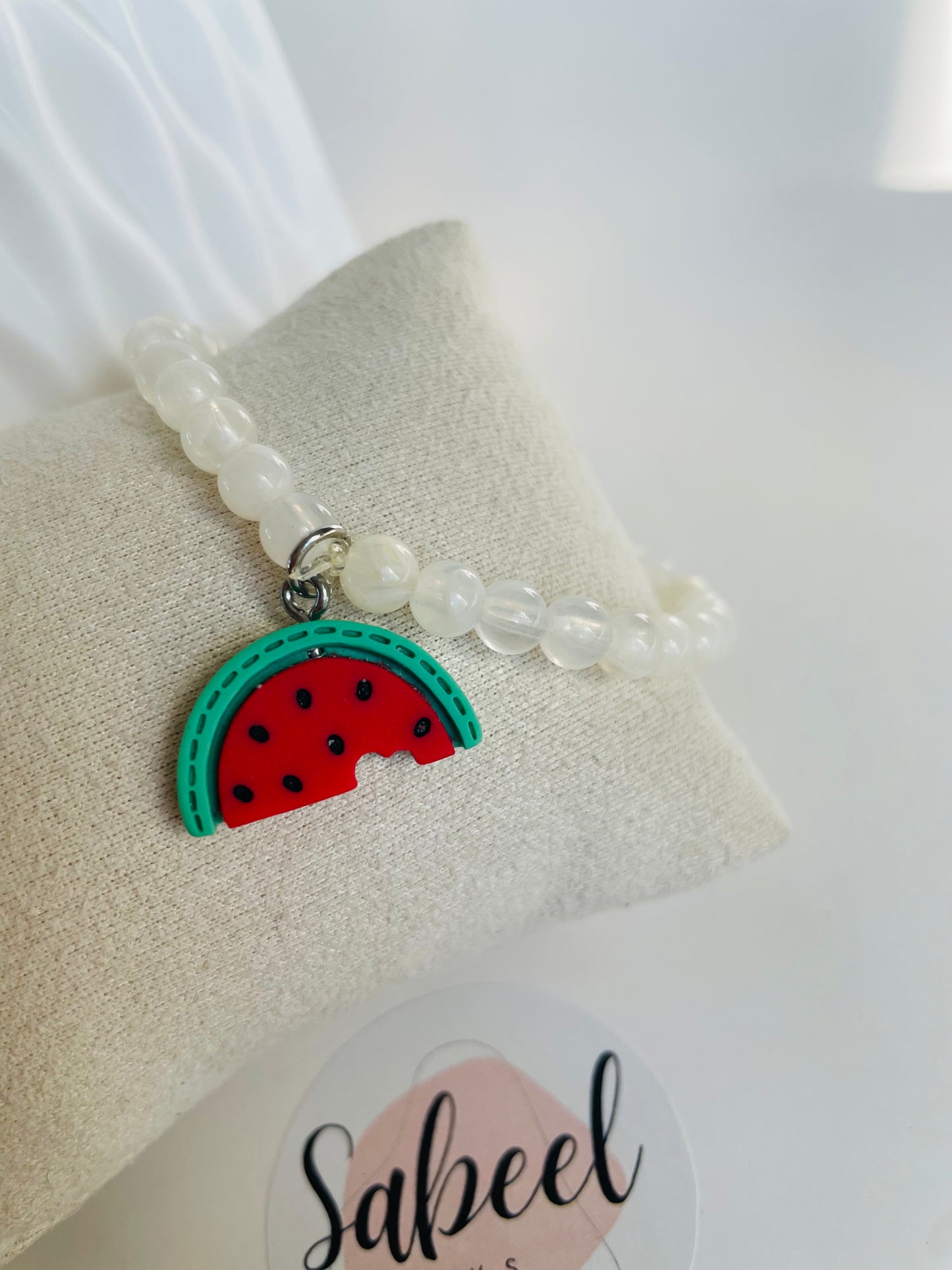 Bracelet Tasbih noir ou blanc avec breloque watermelon