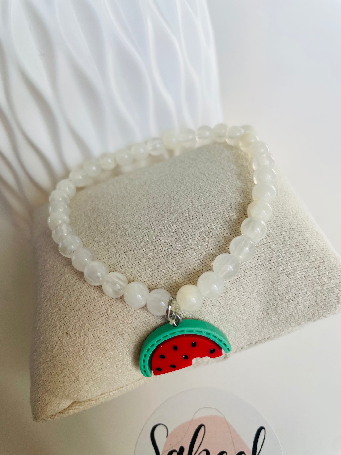 Bracelet Tasbih noir ou blanc avec breloque watermelon