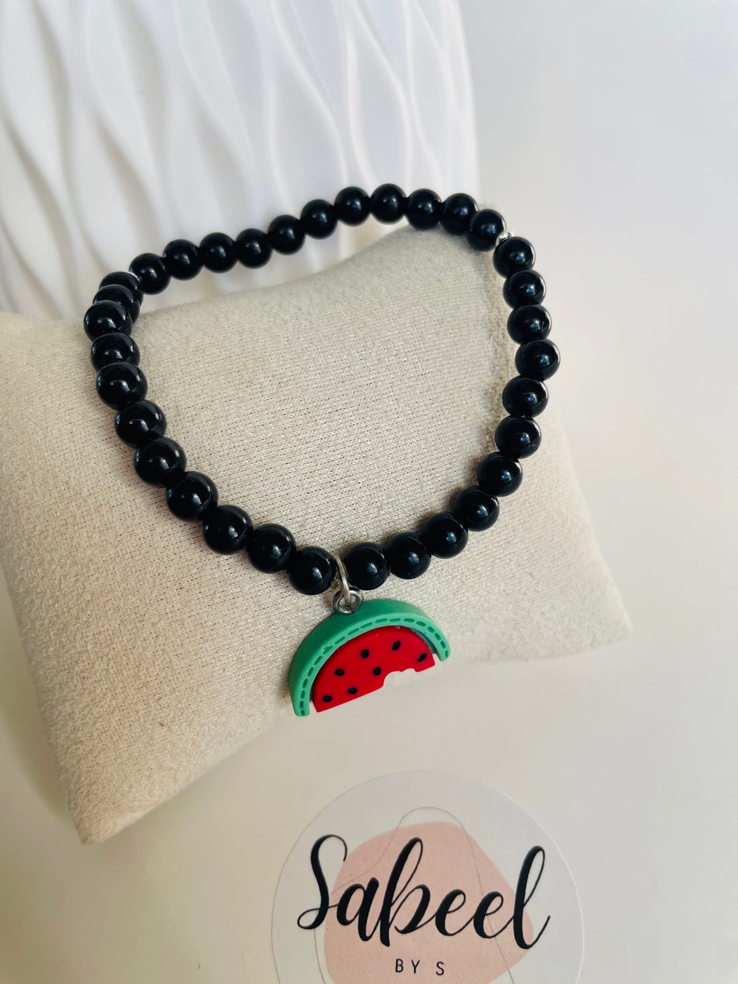 Bracelet Tasbih noir ou blanc avec breloque watermelon