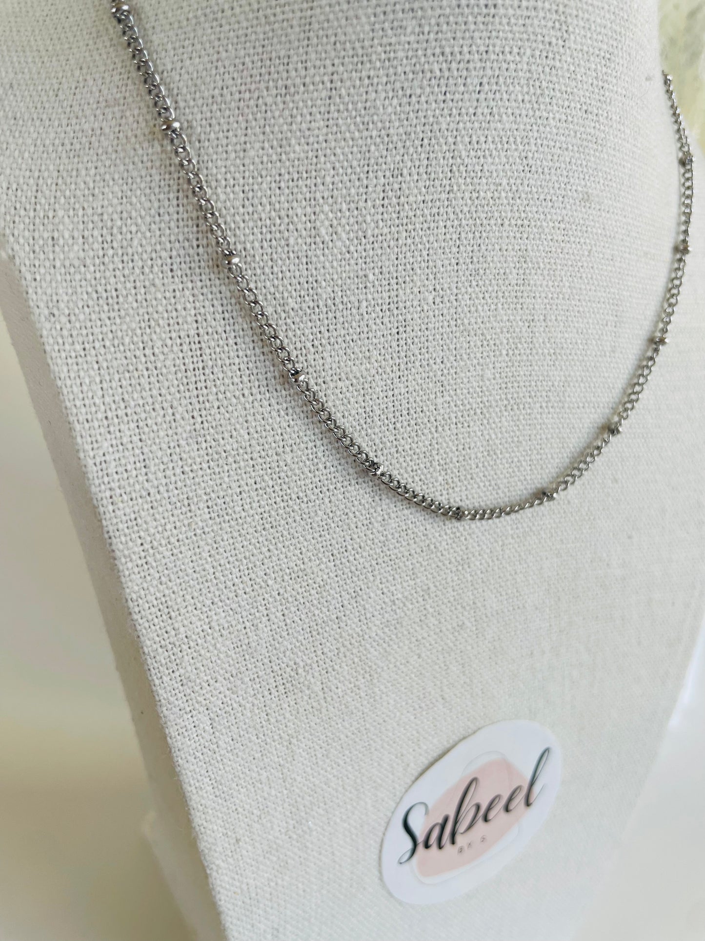 Collier chaîne perlée